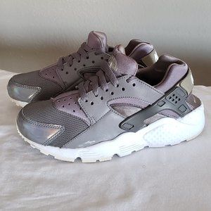 Grey Nike Huarache